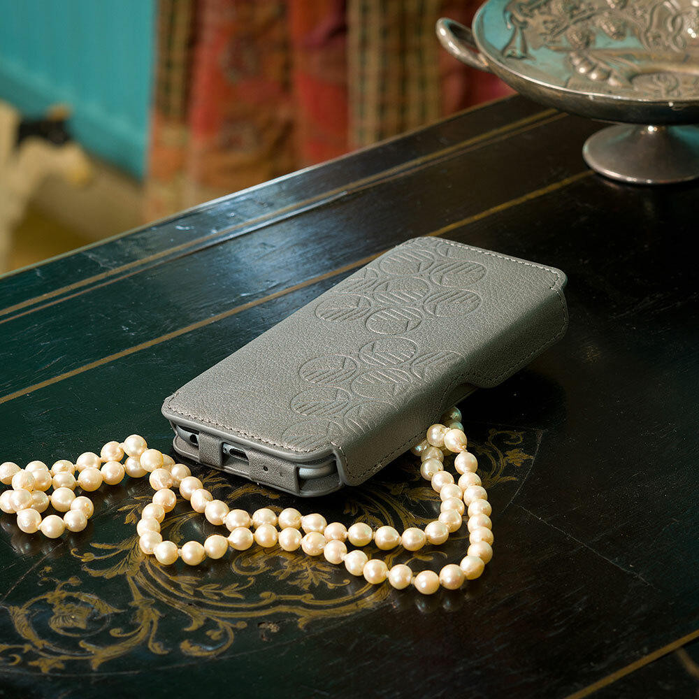 Premium leather folio cover in grey for iPhone 7