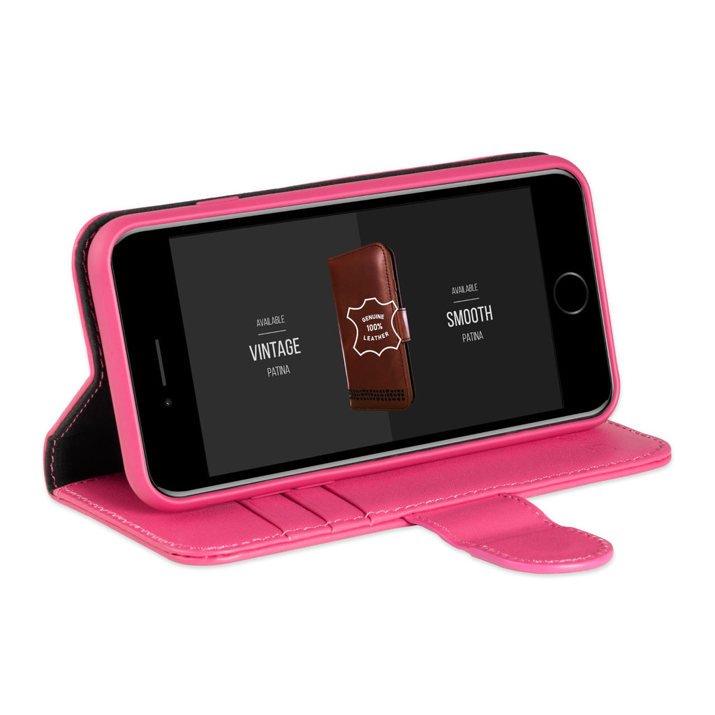 Magnetic snap closure on Royale leather wallet case