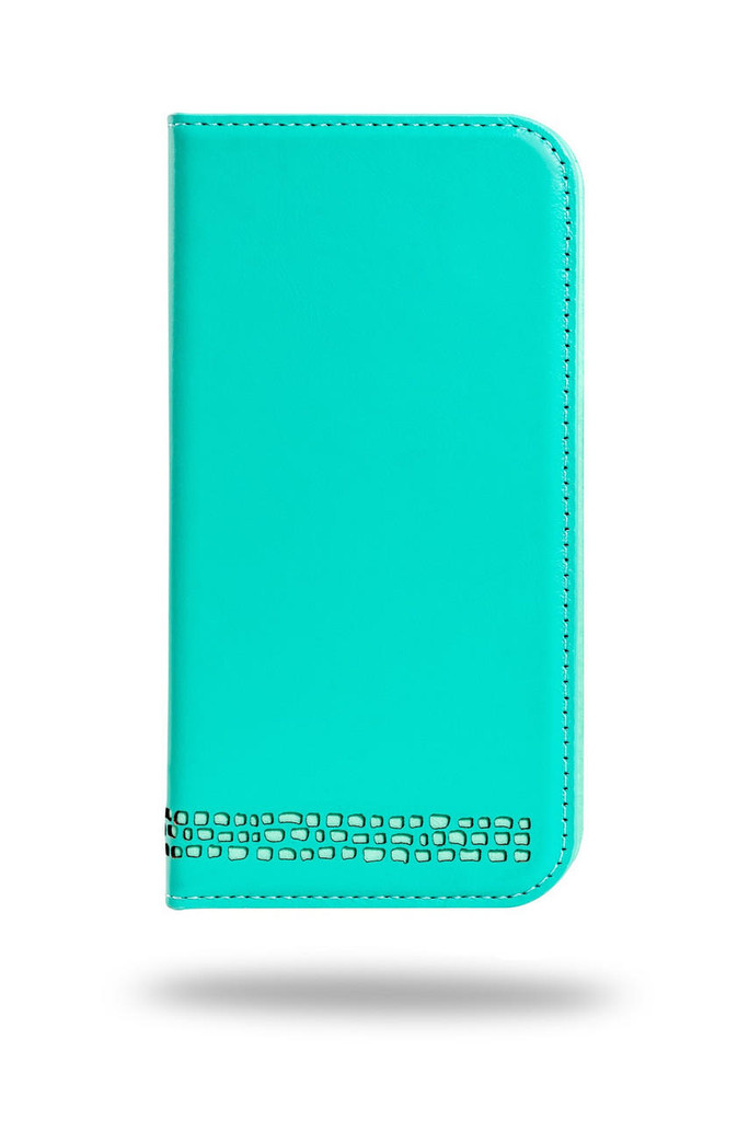 iPhone 15 flip case for women