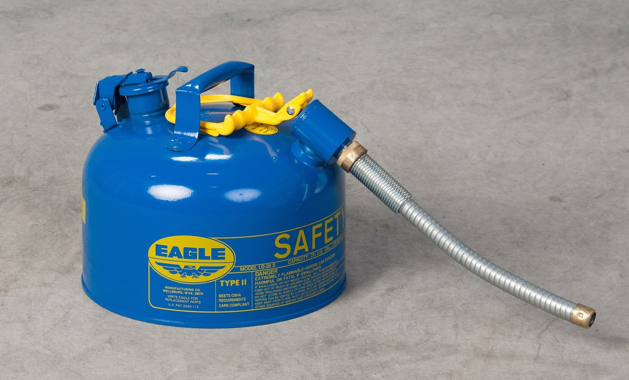 Eagle 2.5 Gallon Kerosene Safety Can with 5/8