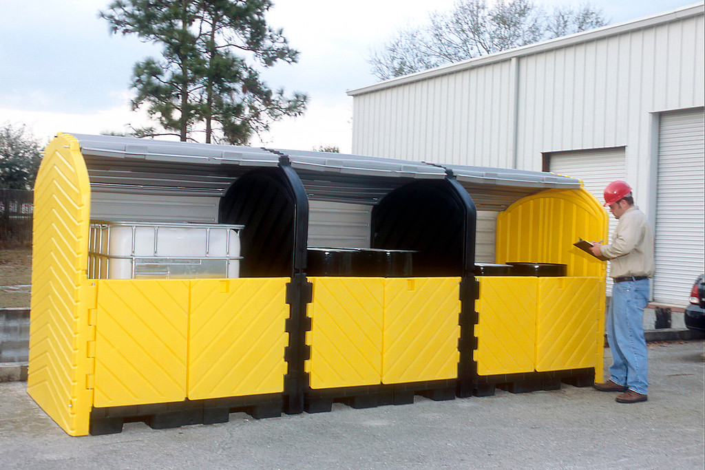 UltraTech Hard Top P12 Plus Spill Pallet 9653 - 12 Drum - With Drain