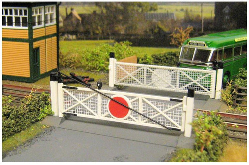 GM404 OO FORDHAMPTON LEVEL CROSSING PLASTIC KIT