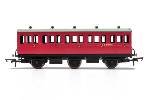 R40124 OO E31070 6W 3RD CLASS BR MAROON WITH LIGHTS
