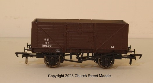 940018 OO 10939 D1400 8 PLANK SR BROWN POST 36