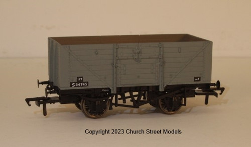 940027 OO S34745 D1379 8 PLANK BR GREY