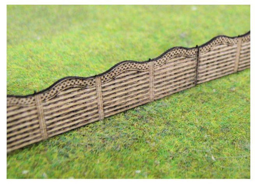 GMKD52 N LASER CUT WOODEN FENCING WITH LATTICE (4)