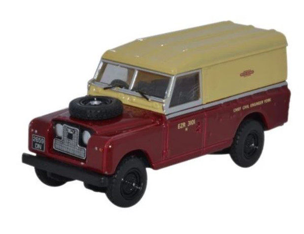 76LAN2014 OO LAND ROVER SERIES II HARD BACK BRITISH RAILWAYS