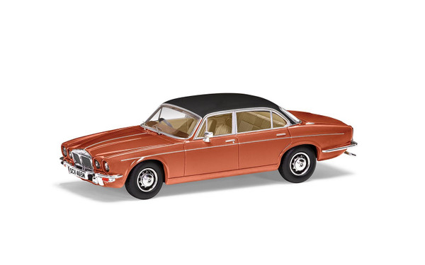 VA13903 1/43 DAIMLER DOUBLE-SIX SERIES 2 VANDEN PLAS CORAL