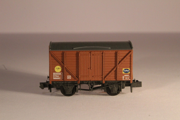 NR-50C N B881234 BR VAN FYFFES BANANAS BROWN