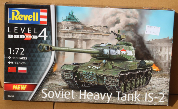 R03269 1/72 SOVIET HEAVY TANK IS-2 PLASTIC KIT