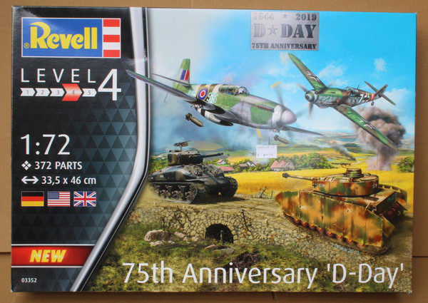 R03352 1/72 D DAY 75TH ANNIVERSARY PLASTIC KIT