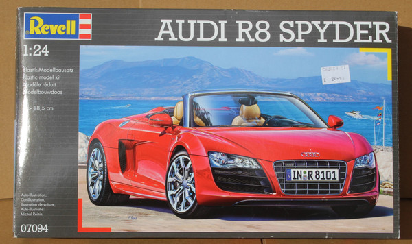 R07094 1/24 AUDI R8 SPYDER PLASTIC KIT