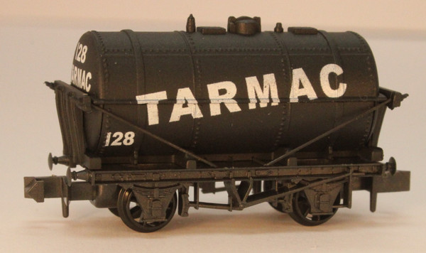 NR-P182 N 128 10FT TANK WAGON TARMAC