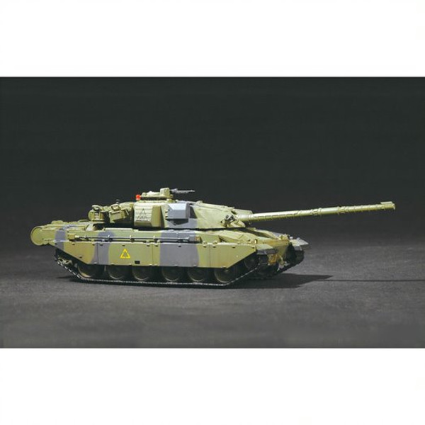 TM07106 1/72 CHALLENGER 1 PLASTIC KIT