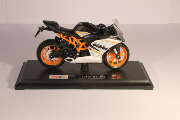 39300B 1/18 KTM RC390