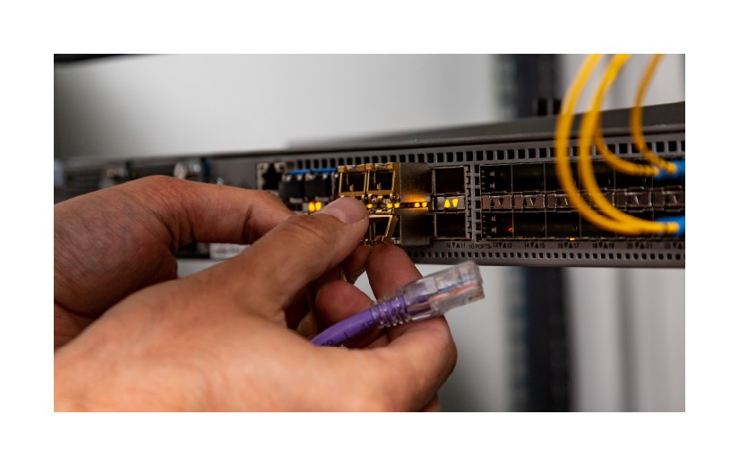 Extreme 40GBASE-LR4 QSFP TRANSCEIVER - AA1404001-E6