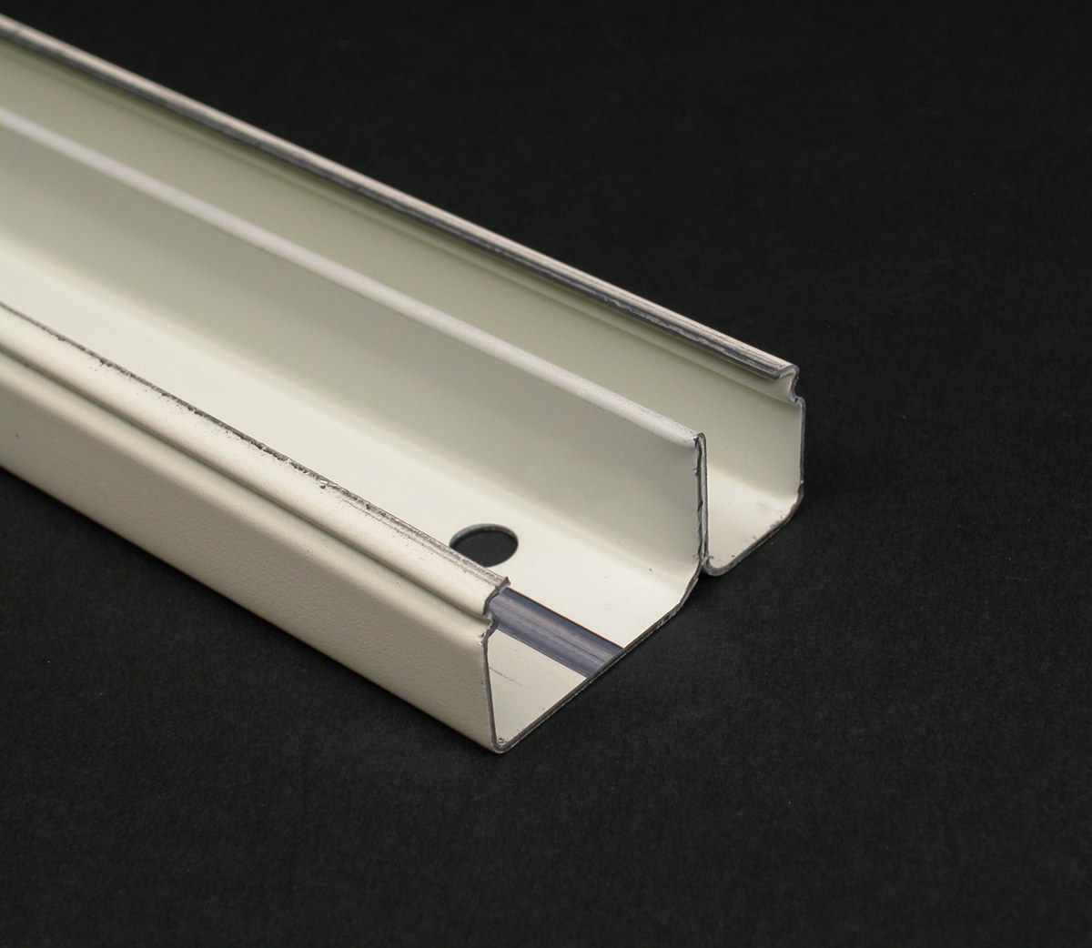 Middle Atlantic 2400d Divided Raceway Base - V2400BD