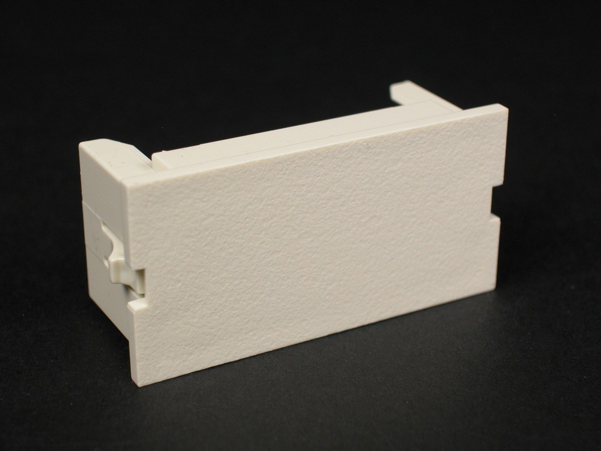 Middle Atlantic 2A BLANK MODULE IVORY - CM2-BL