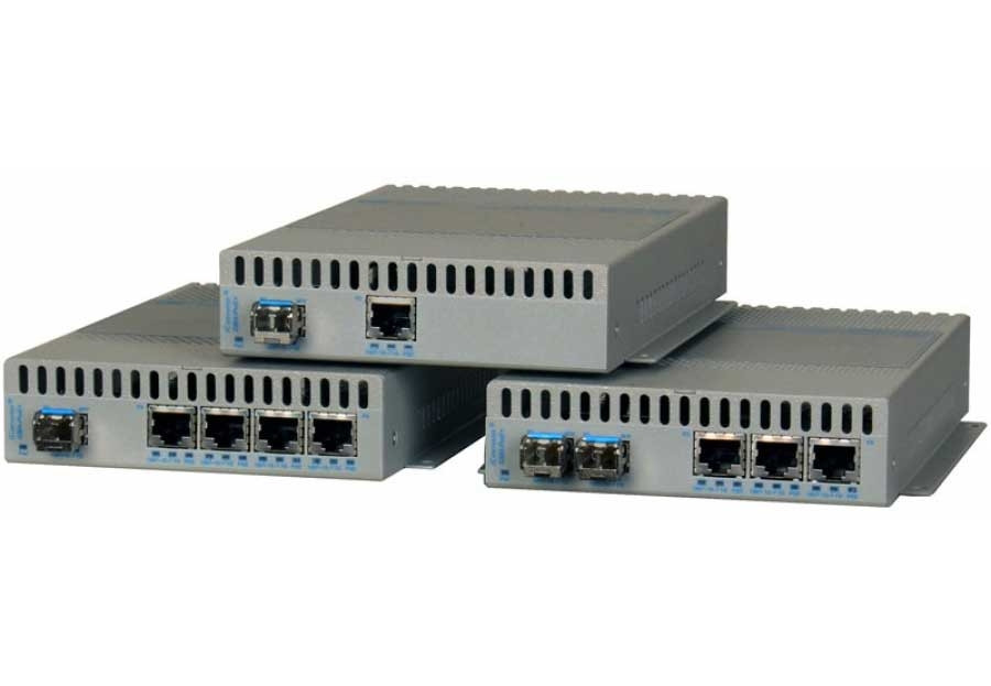 Omnitron iConverter GM4-PoE+ Transceiver/Media Converter - Network (RJ-45) - 4x PoE+ (RJ-45) Ports - Gigabit Ethernet - 10/100/1000Base-TX, 10/100/1000Base-T, 100/1000Base-X - 1000 Mbit/s - 1.0 x Expansion Slots - 8991S-14-D