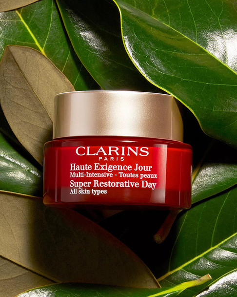 Clarins Super Restorative Day SPF 20 1.7 oz Skincare 3380811096100