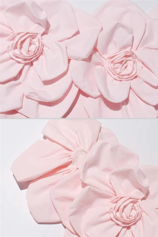 Robe Midi à Épaules Dénudées avec Grands Motifs Floraux en Tissu Floravya™ Robe Midi à Épaules Dénudées avec Grands Motifs Floraux en Tissu Floravya™ zaxx