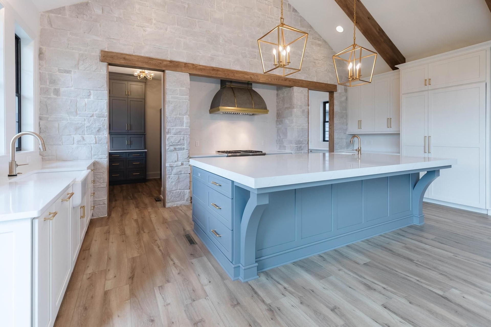 【希少】イタリア製 ロンザン セラミック レオパード ヴィンテージ　幅約46cm Niveo Volterra | Casa di Sassi | I-XL Building Products