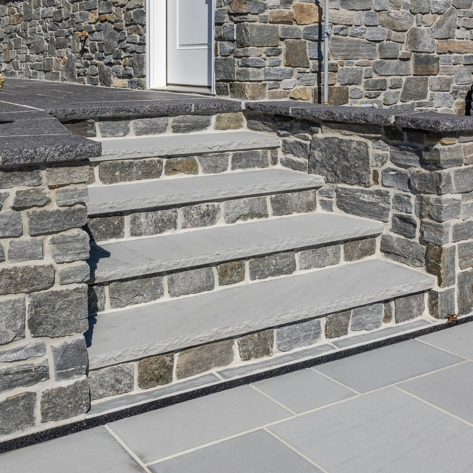 Flagstone Signature Tread - Oceanside