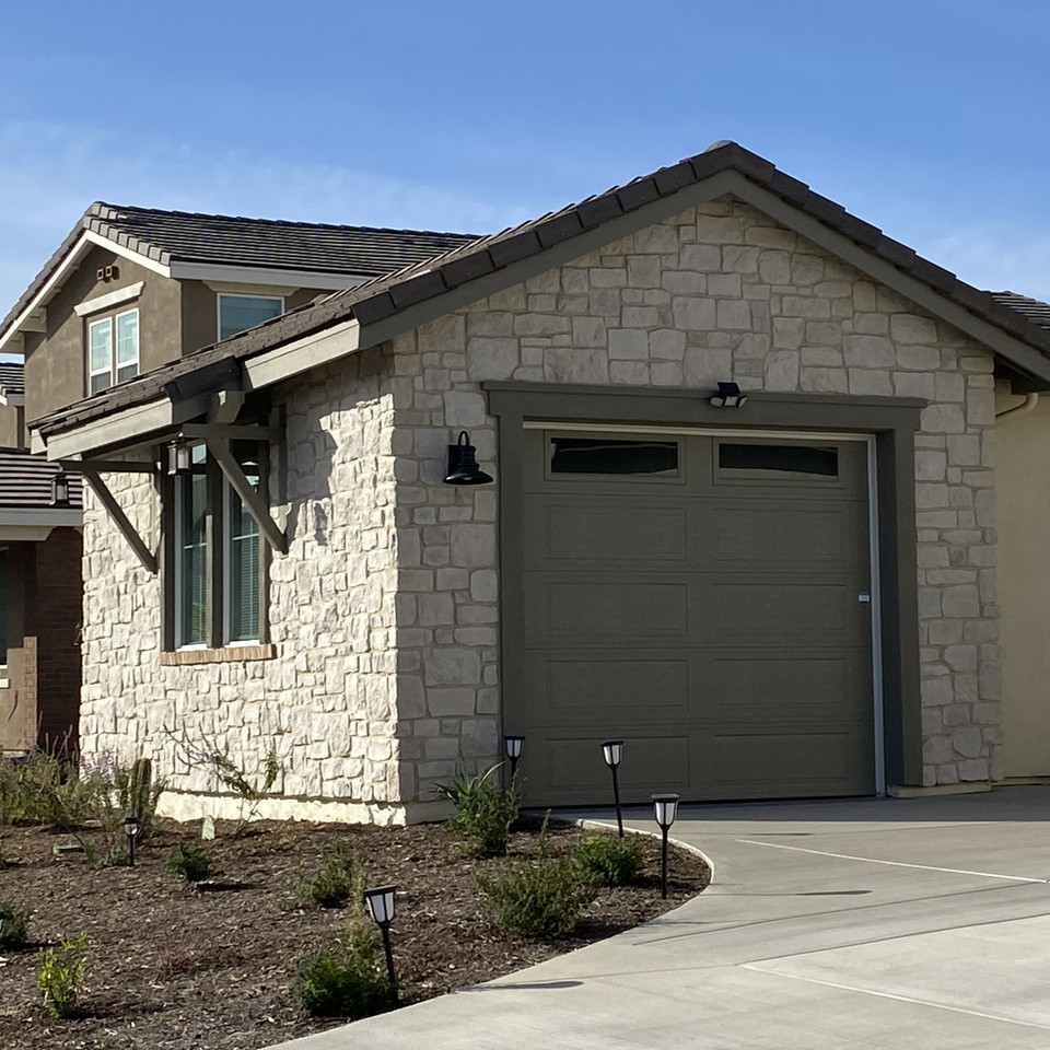 RoughCut Loire Valley Eldorado thin stone