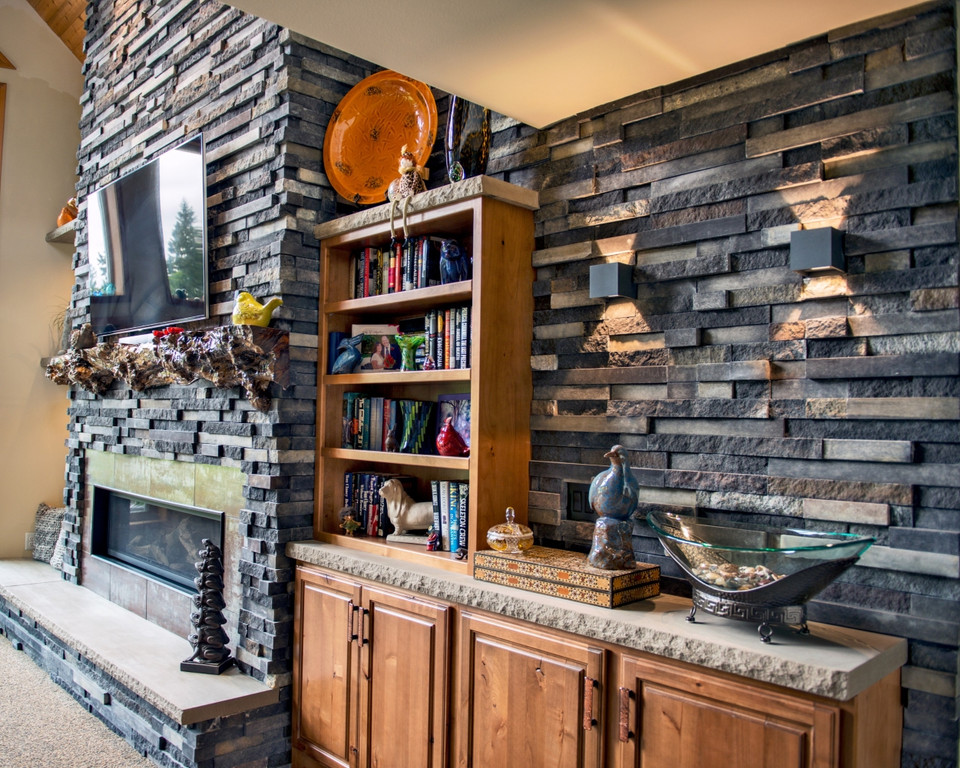 Pro-Fit Terrain Ledgestone Panel Trek cultured thin stone