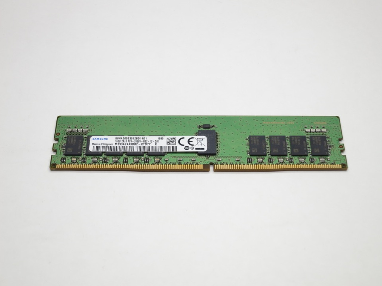 M393A2K43DB2-CTD SAMSUNG 16GB DDR4 2666 ECC REG 2Rx8 PC4-21300