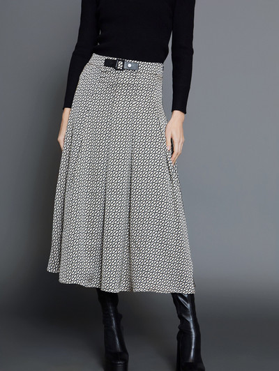 Skatie S75F01BLK Chain print satin skirt