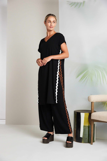 NAYA NAS26234 Wide leg trouser with contrast ribbon trim at side seam Black/Choc 973