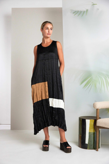 NAYA NAS26288 Round neck crushed dress with colour bands Black/off white 911