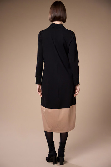 W26170 V NECK ZIP DRESS BLACK/TAUPE
