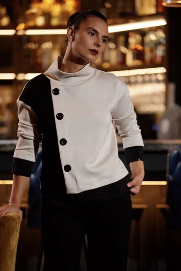 W26198 TWO TONE BUTTON TOP ECRU/BLK