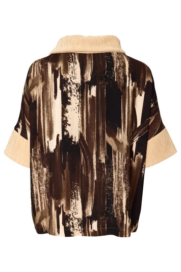 ORA Clothing ORW26135 Spiral Print Top With Crinkle Collar And Cuff