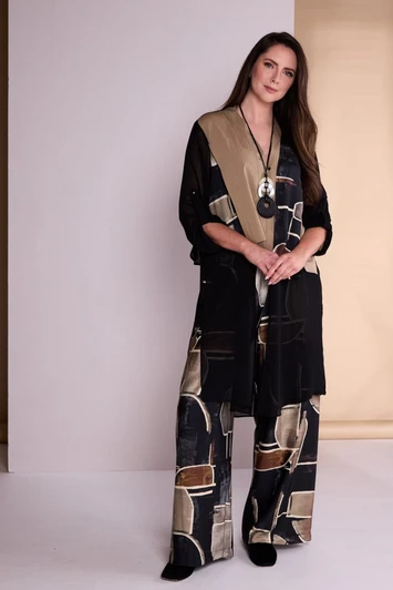 ORA Clothing ORW26150 Print Top With Chiffon Hempanel And Contrast Color Section