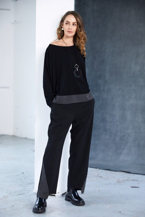 Naya NAW25218 Round neck top with stripped hempanel and necklace Black/Grey  908