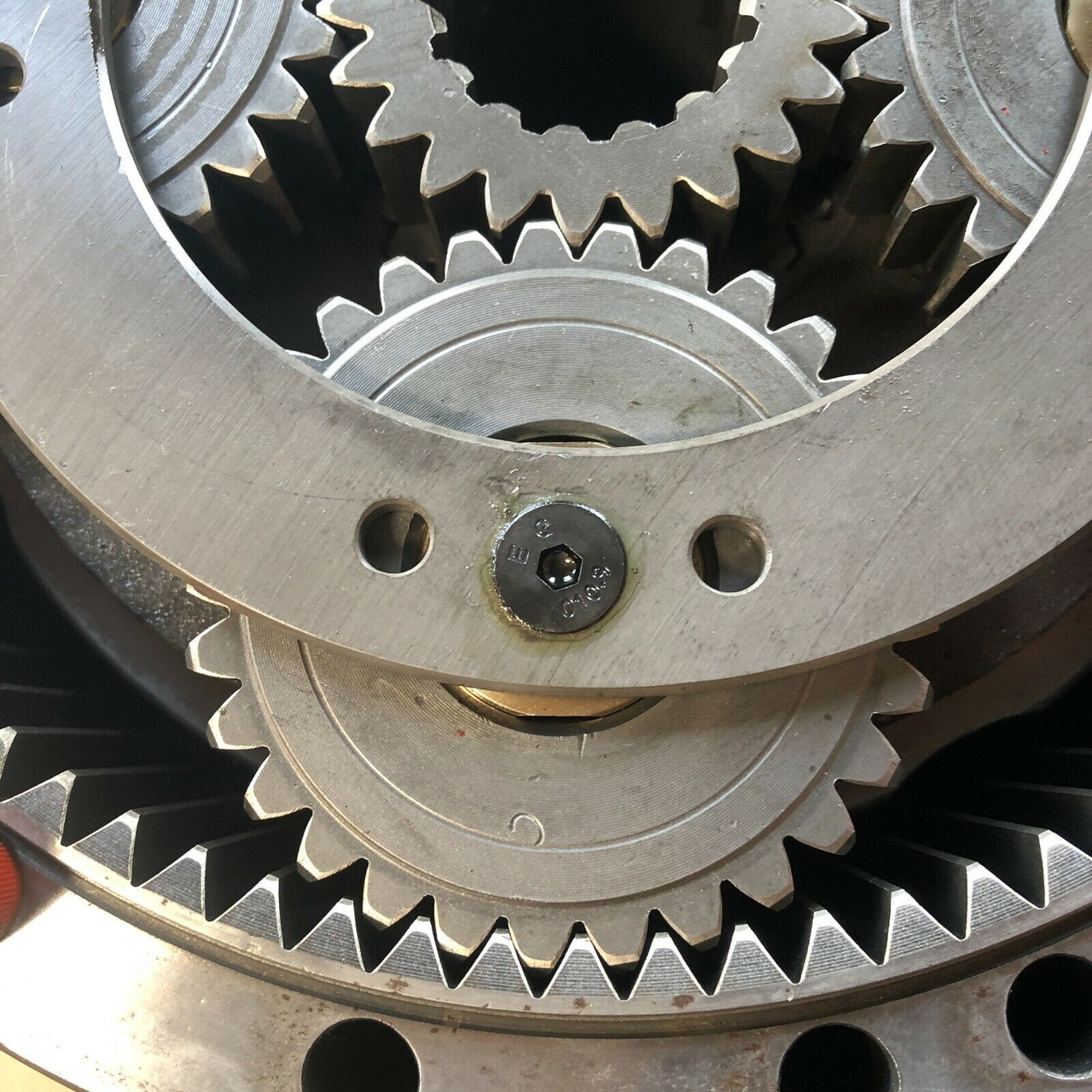 ギア 130426-00010 K1038203 swing gearbox reduction fits DOOSAN