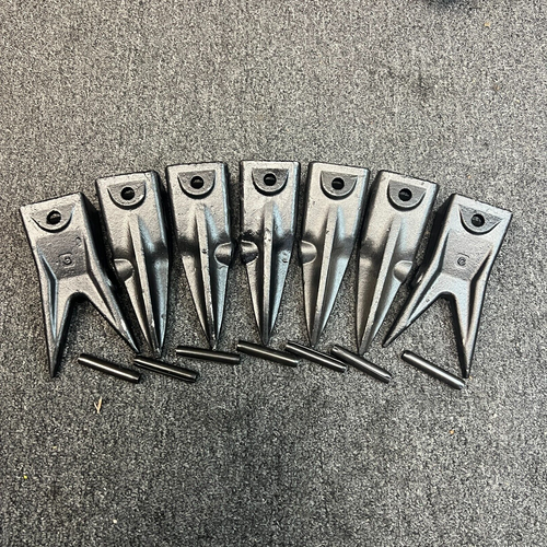 7  Pack Tiger & Twin Tiger Bucket Teeth W Roll Pins - X156Tl 5 Pc, X156Wtl 2 Pcs