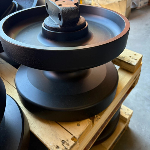 08811-40300 Front Idler  For Takeuchi Tl10 Tl12 Tl140 Tl150 Tl240 Tl250