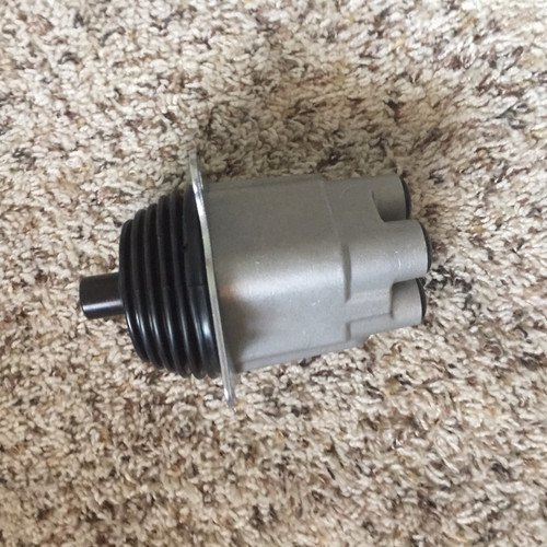 702-16-01180 Pilot Valve Fits Komatsu Pc120/130-6 Pc200-7 Pc210-6 702-16-01181