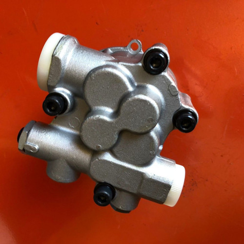 K3V63DT K3V153-80413 GEAR PUMP FITS DAEWOO DOOSAN DH130-5 DH140-5 DH110-5