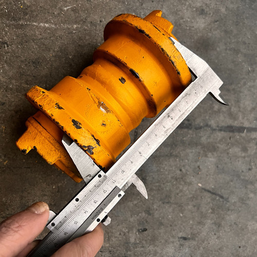 20S-30-00021 Track Bottom Roller Fitsfor Komatsu Pc10 Pc15  Pc20 Pc25 Pc30 Br414