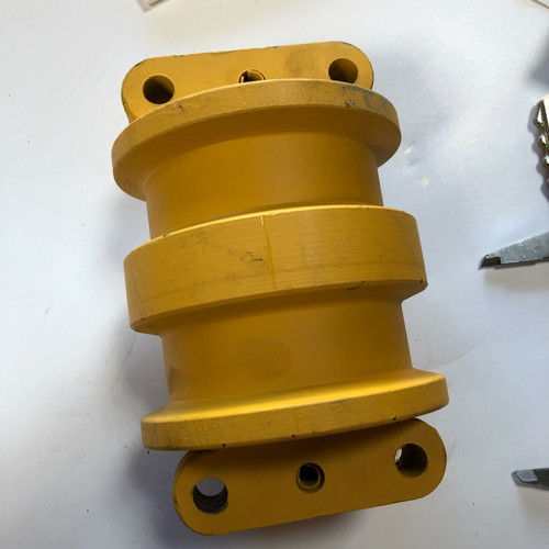 05613-04100  Bottom Track Roller Fits Takeuchi Tb070 Tb068Fr Tb75Fr Tb80Fr Tb175