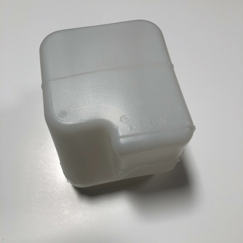 Py05P01003P1 Water Tank Fits For Kobelco Sk60-5. Sk60 Mark V