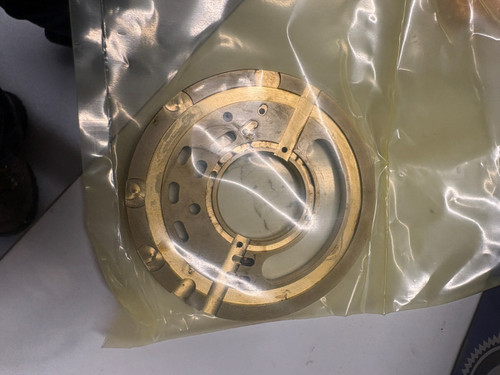 Lpd28 Valve Plate 708-3S-13230 For Pc50Mr-2 Pc40Mr-2 Pc45Mr Pc35Mr Pump