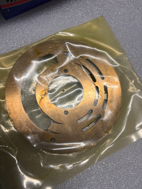 Psvd2-27, Psvd2-26E Valve Plate Right  For Hydraulic Pump 107.5X46.2Mm