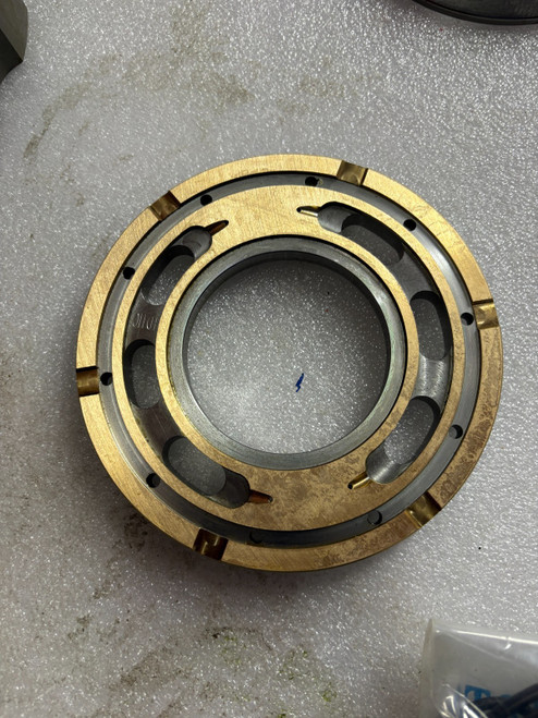 708-8H-33210 Valve Palte  For Komatsu Pc200-6 Pc200-7 Travel Motor Final Drive