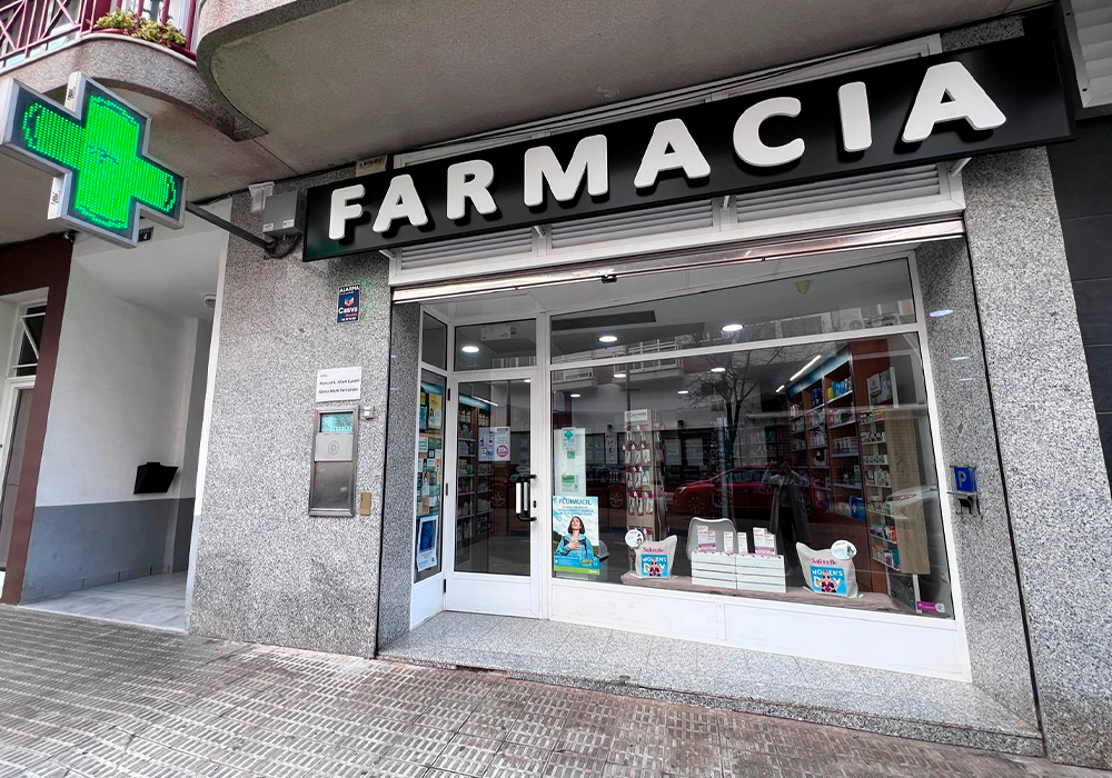 imagen puerta Farmacia Martí Benicassim